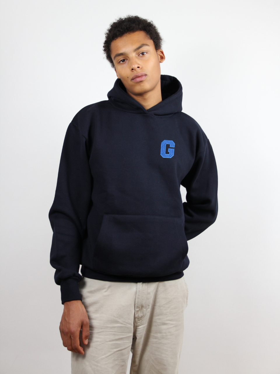 Hoodie mit boxy Buchstabe