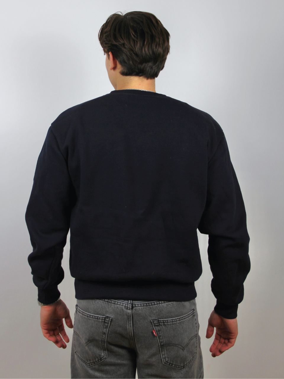 Dunkelblauer Sweater mit Herz-Stickerei, Rückansicht