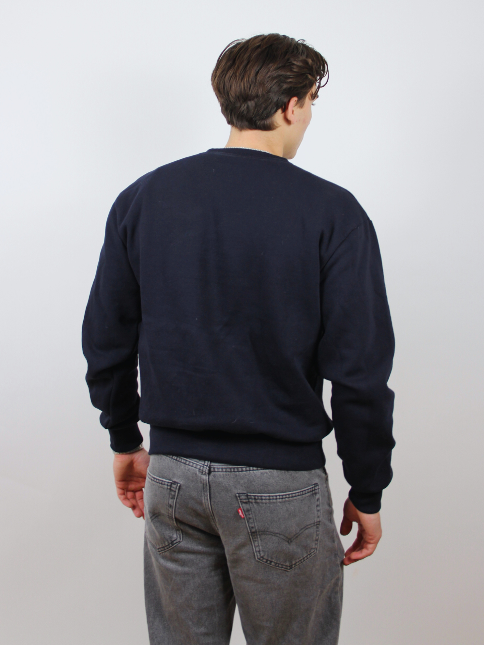 Dunkelblauer Sweater mit Spielkarten-Stickerei, Rückansicht