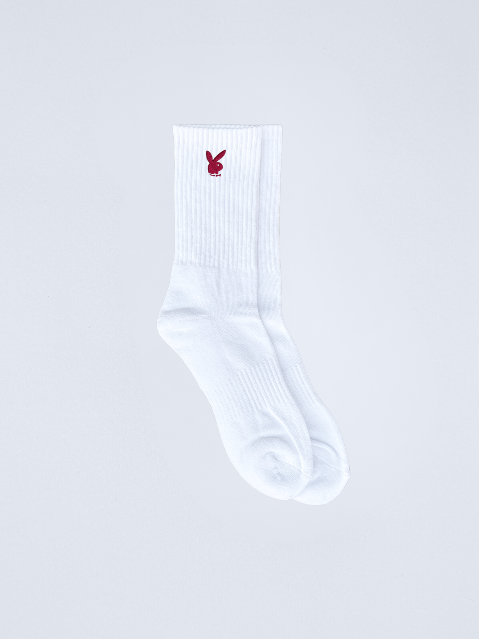 Weiße Socken mit Hasen-Stickerei, flach ausgebreitet